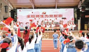 游客欢乐背后,一群人在默默守护