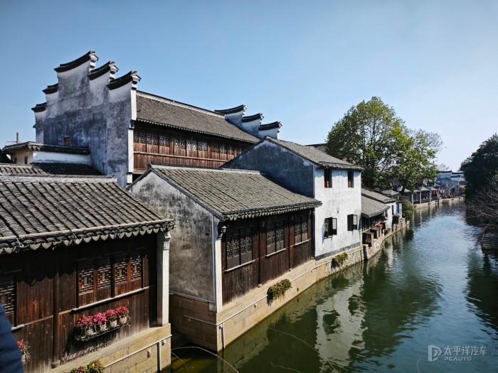 西游记中,龙王和阎王一起拜见玉帝,为何只接见龙王却不接见阎王